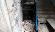 Лестничный пролет дома обрушился в Карагандинской области