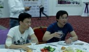 Солист группы "Жигиттер" впервые вывел в свет свою жену