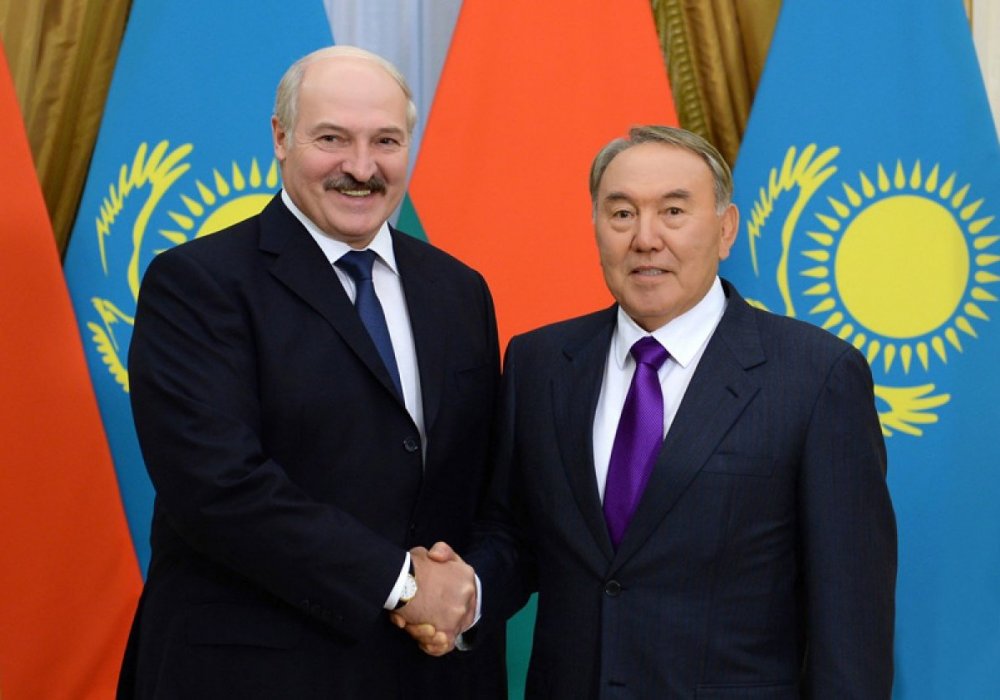 Александр Лукашенко и Нурсултан Назарбаев. Фото Акорды, архив