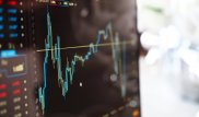 Нефть продолжает дешеветь на данных о росте запасов в США