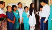 Баян Есентаева произнесла речь перед врачами в больнице Талгара