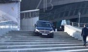 Заехавшего на ступени Конгресс-центра водителя Mercedes отыскали полицейские Астаны