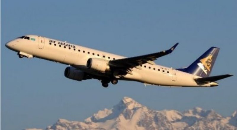 Летевший в Павлодар самолет Air Astana вернулся в Алматы
