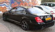 Судисполнители арестовали и продали элитный Mercedes алматинского должника