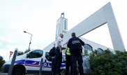 Неизвестные расстреляли людей около мечети во Франции