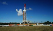 Нефть дорожает на данных о снижении числа буровых установок в США