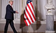 "Промахнулся": Очередной конфуз Трампа с рукопожатием обсуждают в Сети