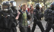 Cтычки с полицией возобновились: В Гамбурге задержаны около 300 человек