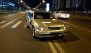 Lexus сбил переходящую на "зебре" семью в Алматы