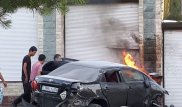 Автомобиль в Таразе врезался в торговый центр: один пассажир погиб