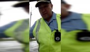 Нападение полицейского на водителя попало на видео в ВКО