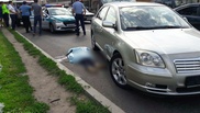 В Алматы автомобиль насмерть сбил женщину