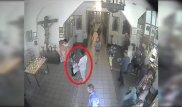 Кража смартфона в Вознесенском соборе в Алматы попала на видео