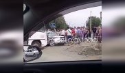 Lada протаранила автобус в Актобе: пострадали трое детей