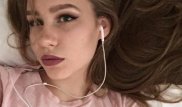 С найденной в горах Алматы 16-летней Анастасией Смирновой работают психологи