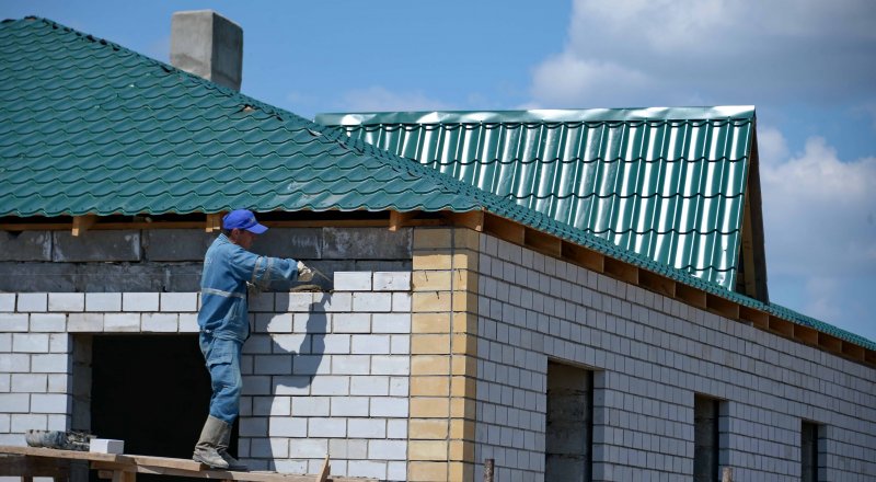 В селах Павлодарской области строится жилье для бюджетников
