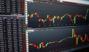 Возможная коррекция нефтяных цен ослабит тенге - мнение