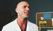Порноактер из Brazzers вместе с коллегами изучил претензии зрителей