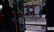 Девушка выпала из автобуса в Астане и попала в больницу