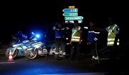 Автомобиль протаранил пиццерию во Франции, погибла девочка