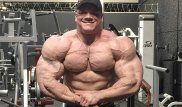 Известный бодибилдер умер в 26 лет, подавившись едой