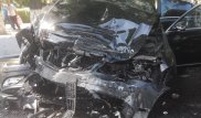 Жуткое ДТП с автобусом произошло в Алматы: Девушка на Mercedes вылетела на встречку