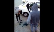 История повторяется. Таксист заставил пассажирок умыться зеленкой