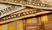 В июле казахстанцы активно скупали доллары и евро - исследование