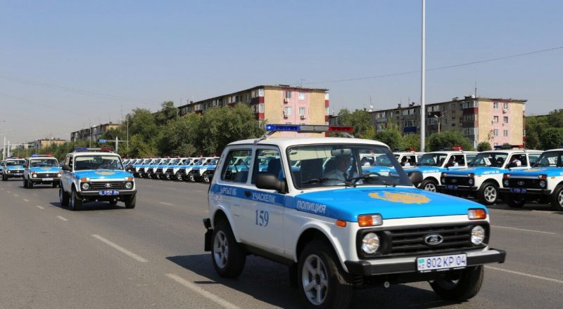 Актюбинским полицейским вручили ключи от новых служебных авто