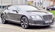 Bentley протаранил кортеж с президентом Сербии