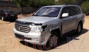 Джип с тонированными стеклами и без номеров совершил серию ДТП в Алматы