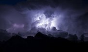 Странные вспышки в небе сопровождали землетрясение века в Мексике