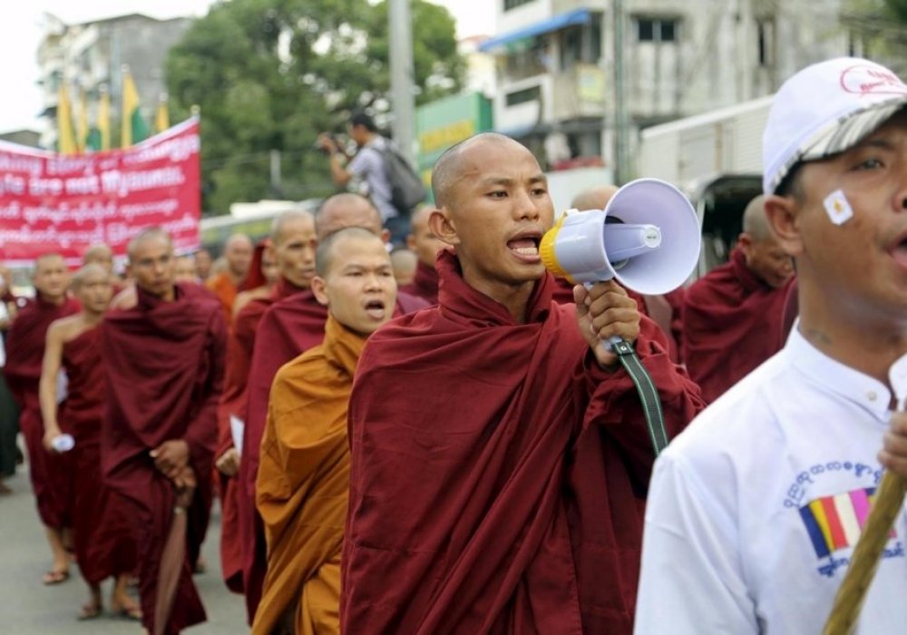 Буддийские монахи в Мьянме. © Al Jazeera