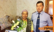 Полицейские нашли бабушку, разнимавшую дерущихся парней в Уральске