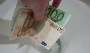 Прокуратура Женевы нашла женщин, спустивших в унитазы 100 тысяч евро