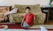 "Он стал еще позитивнее". Мама Али, родившегося без ног, благодарит казахстанцев за поддержку