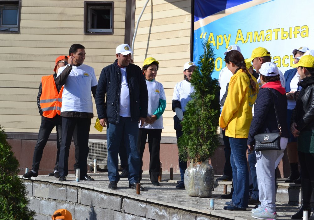 Фото пресс-службы Алматинского городского филиала партии "Нұр Отан"
