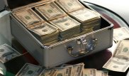 Из Казахстана стали вывозить в 10 раз меньше долларов - исследование