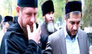 Рамзан Кадыров прилетел в Ташкент. На улице произошла неожиданная встреча