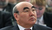 Экс-президента Кыргызстана Акаева сфотографировали в обычном магазине