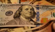 Казахстанцы не меняют доллары: самый низкий показатель с 2010 года