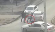 Жестокое избиение парня на дороге в Атырау: Полиция разыскивает подозреваемого