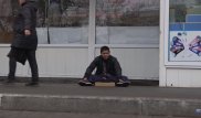 Переодетый в бомжа пранкер показал, сколько можно заработать за день в Астане