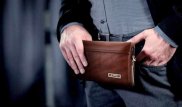 Уборщица вернула 5 миллионов тенге посетителю кафе в Алматы