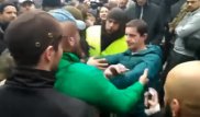 "Наконец мы до тебя добрались!" В Киеве избили советника главы МВД