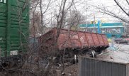 Причины падения вагона на АЗС в Алматы объяснили в КТЖ
