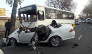 Легковушка попала под автобус в Алматы - водитель погиб