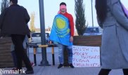 "Если за дружбу народов - обними меня". Парень устроил эксперимент в Бишкеке