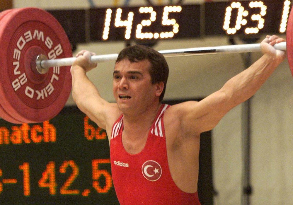 Самый титулованный тяжелоатлет в истории умер в Турции
