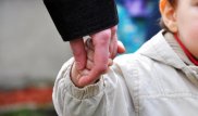 Схватил 4-летнего малыша и побежал: Парня в наркотическом опьянении задержали в Уральске